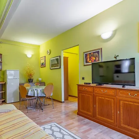1 Bedroom In アパート *