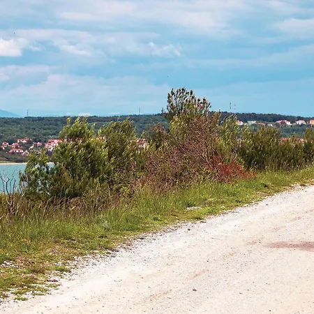 Appartamento 1 Bedroom In Premantura